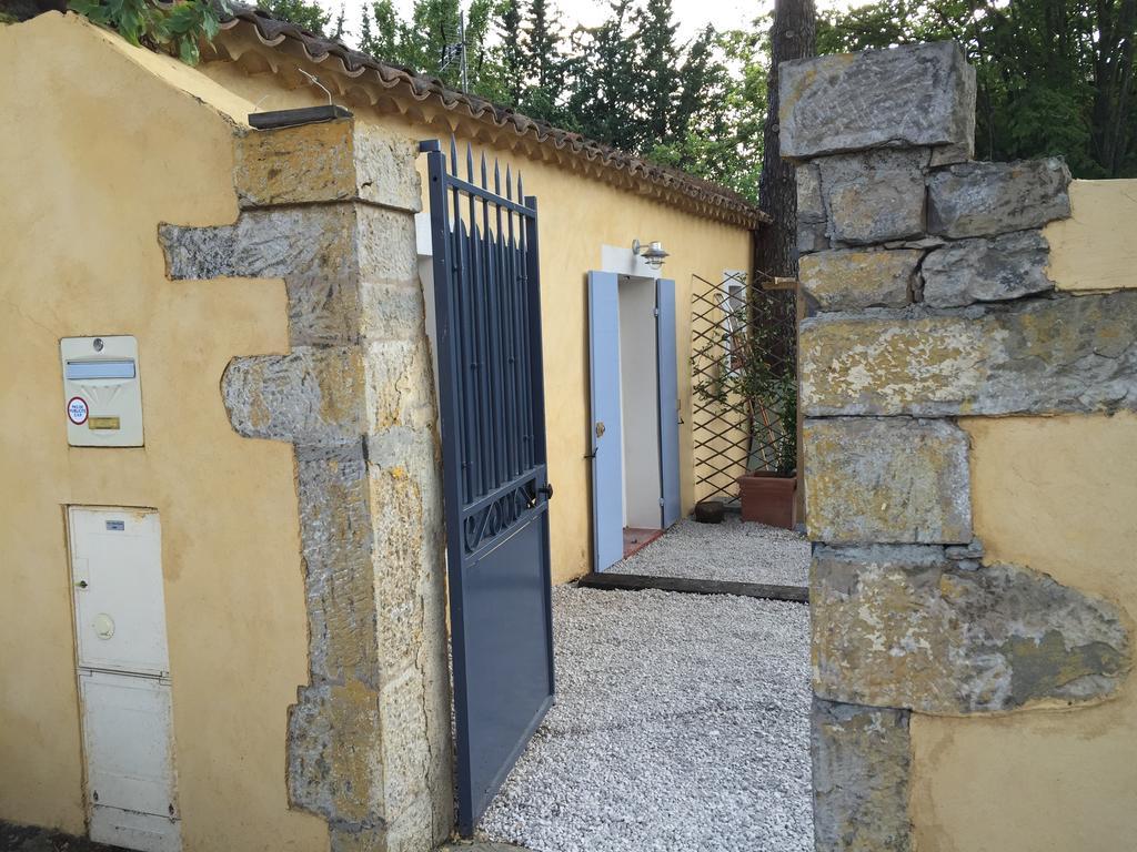 Charmant Studio Brignoles Exterior photo